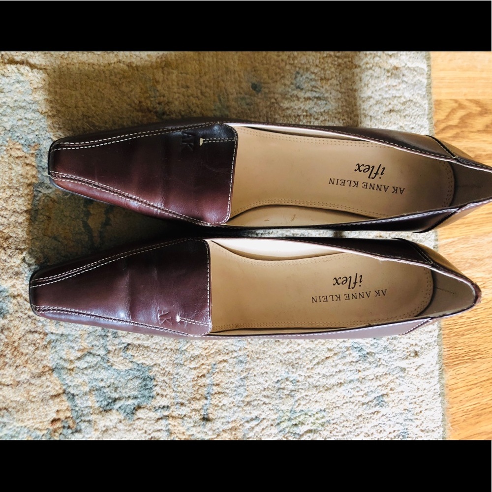 And Klein flex healed loafer